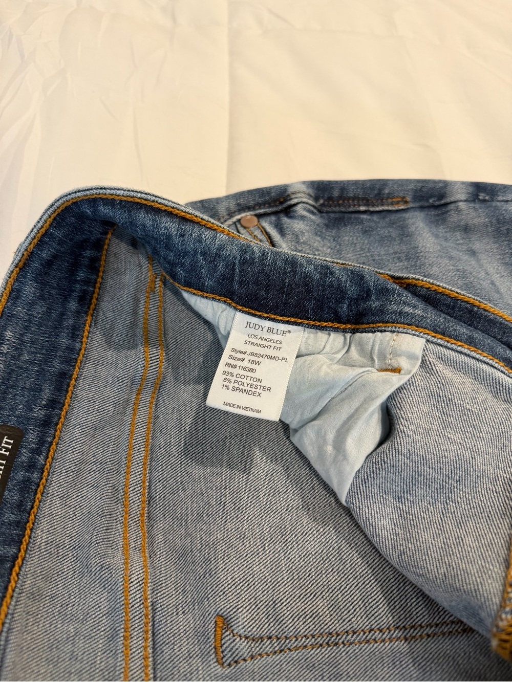 Judy Blue Women’s Light Wash Distressed Hem Straight Leg Jeans Size 18W - Picture 4 of 14
